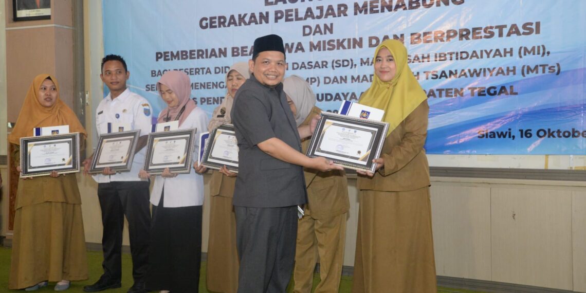 Ketua Komisi VI Menghadiri Gerakan Pelajar Menabung tingkat Kabupaten Tegal