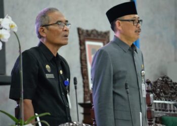 Rapat Paripurna menyampaikan laporan reses