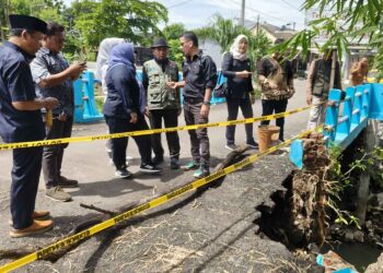 Komisi III Sidak Jalan Longsor Yang Ada Di Kabupaten Tegal