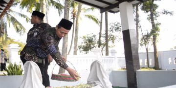 Sambut Hari Jadi Kabupaten Tegal, Ketua DPRD H.Wasbun  Ikuti Ziarah Makam Leluhur
