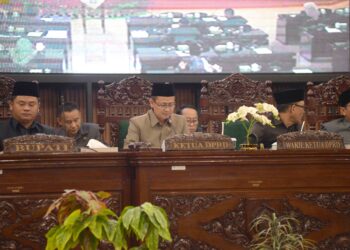 Penandatanganan KUA-PPAS Perubahan APBD 2025 Digelar dalam Rapat Paripurna DPRD  Kabupaten Tegal