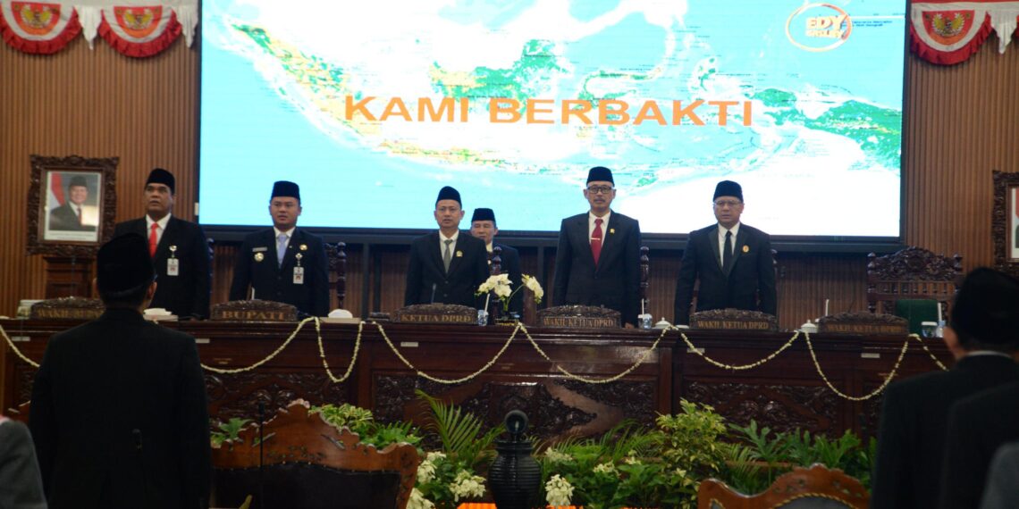 Rapat Paripurna DPRD Kabupaten Tegal Mendengarkan Pidato Kenegaraan Presiden RI Peringatan HUT Ke-80 Kemerdekaan Republik Indonesia Tahun 2025