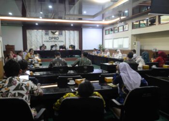 Rapat Kerja Banggar DPRD Kabupaten Tegal Bahas Expose Ranperda APBD 2026