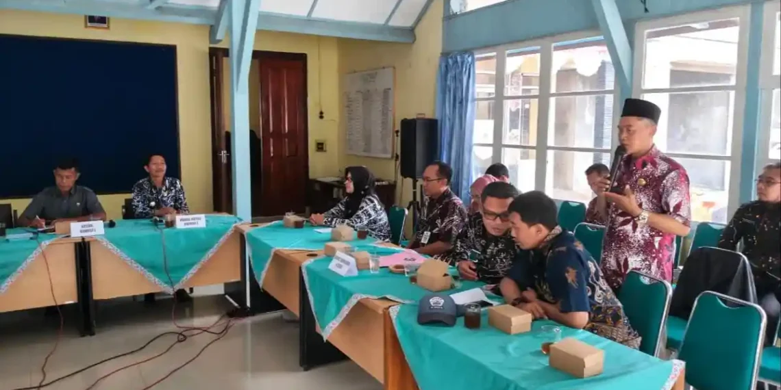 Komisi I DPRD Kabupaten Tegal Kunlap ke Sigedong Sawangan, Warga Inginkan Akses Jalan Layak ke Desa