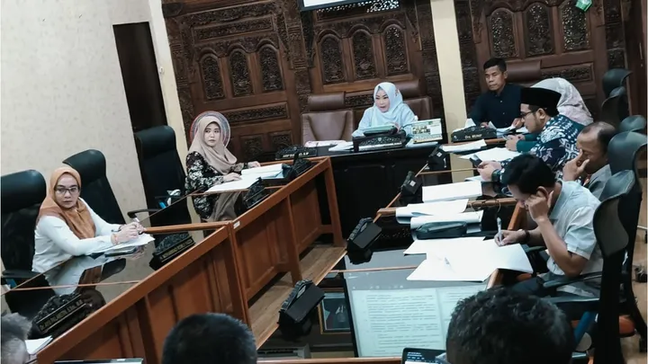 DPRD Kabupaten Tegal Dorong Optimalisasi Pengelolaan Air untuk Kurangi Kebocoran Sumber Artikel berjudul ” DPRD Kabupaten Tegal Dorong Optimalisasi Pengelolaan Air untuk Kurangi Kebocoran “,