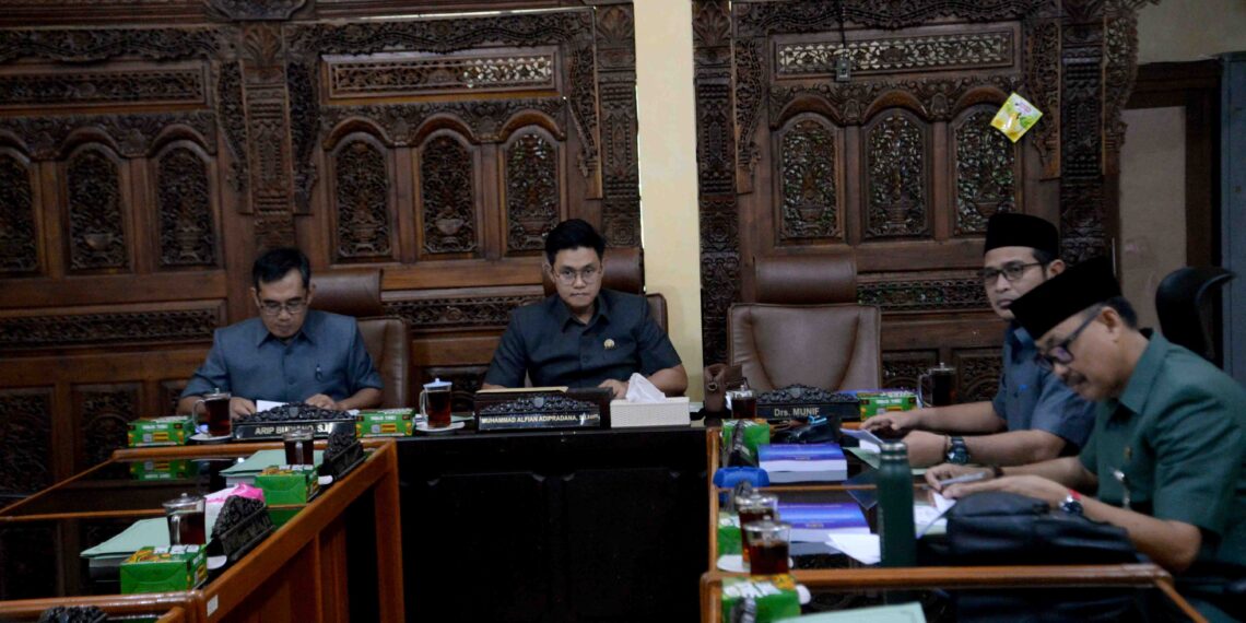 Penetapan UMK 2026 Dibahas Komisi II DPRD Tegal dan Apindo, PHK Massal Disinggung