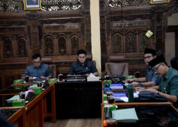Penetapan UMK 2026 Dibahas Komisi II DPRD Tegal dan Apindo, PHK Massal Disinggung