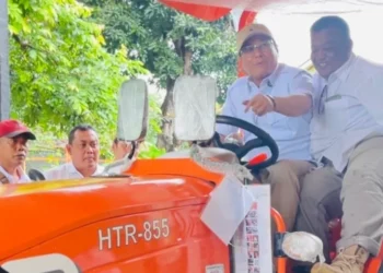 Wakil Ketua DPRD Kabupaten Tegal, Test Drive Traktor Bantuan Presiden