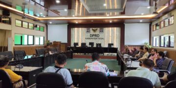 Komisi I dan Komisi II DPRD Kabupaten Tegal menerima Audensi yang biasa beroperasi di Jalan Gajahmada, SLAWI,