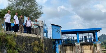 Ketua DPRD Kabupaten Tegal H. Wasbun Jauhara Khalim. SE Tinjau Bendungan Jebol di Desa Kedungjati Kecamatan Warureja Petani Terancam Gagal Tanam