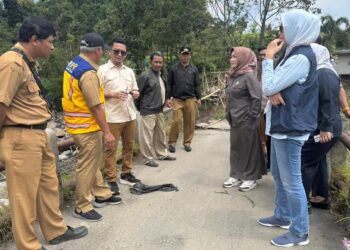 Komisi III DPRD Kabupaten Tegal Sidak Jembatan Kali Pedes Desa Dukuhbenda Kecamatan Bumijawa