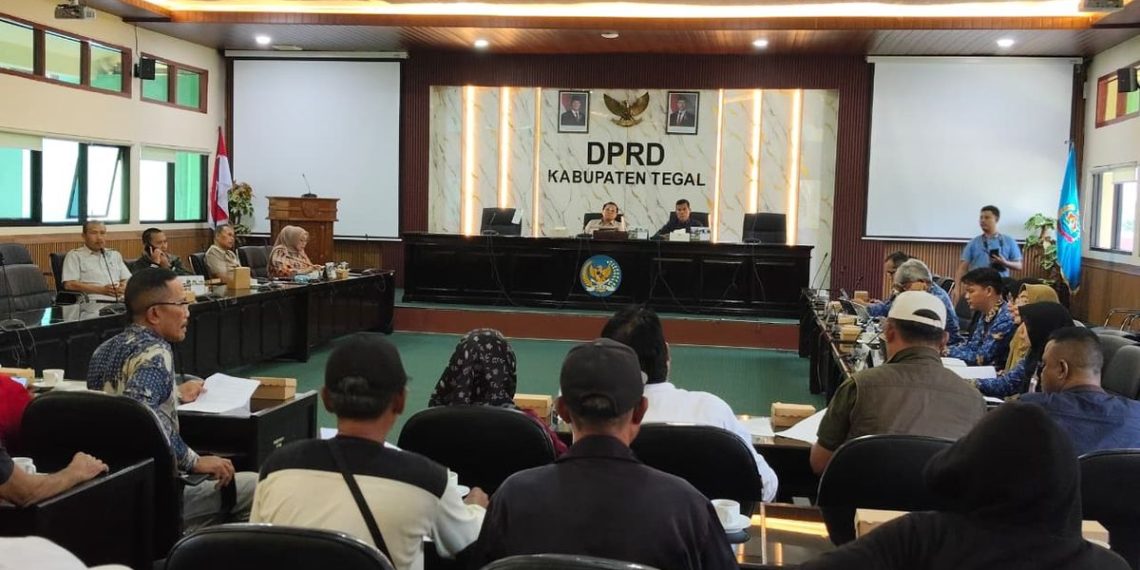 Wakil Ketua DPRD Kabupaten Tegal Menerima Audensi Warga Munjungagung,Soroti Transparansi BUMDes Agung Mandiri